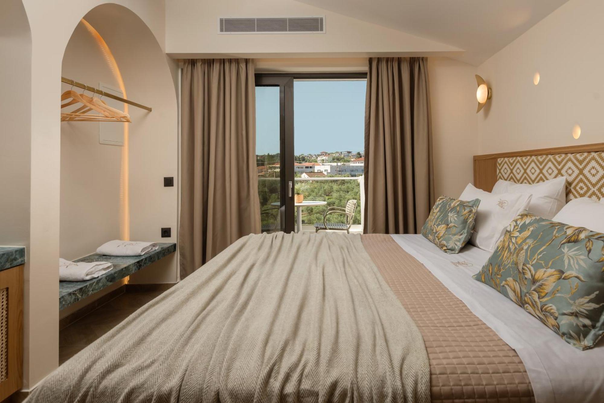 Isola Concept Aparthotel 4*